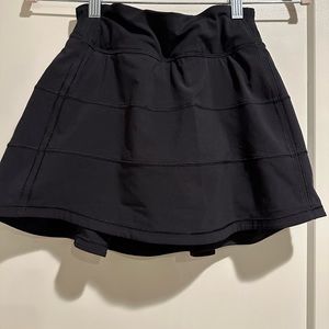 Pace Rival Mid-Rise Skirt
Long — Black